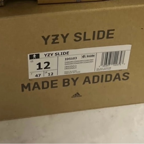 Adidas Yeezy slides dark onyx color - Picture 5 of 5